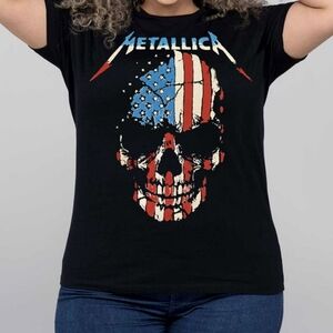 Metallica Red, White, and Blue Skull Band Tee Graphic Shirt Women's Size Small